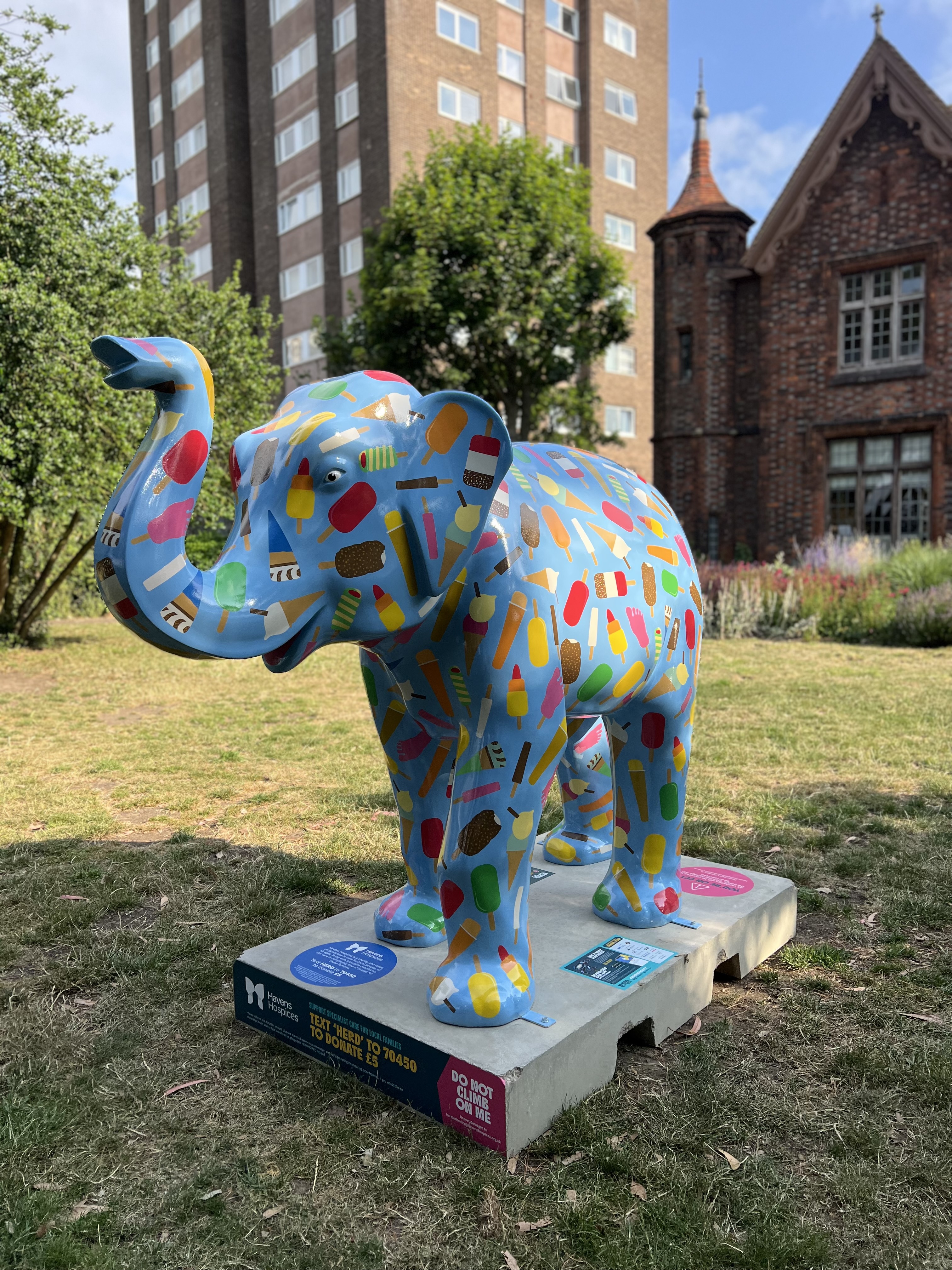 Picture of 'Lolly' elephant in Leigh Library Gardens
